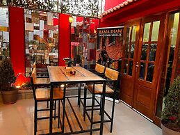 Loman Art House