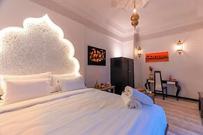 RIAD L'ECOLE
