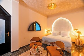 RIAD L'ECOLE