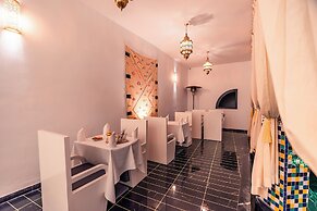 RIAD L'ECOLE