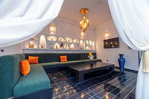 RIAD L'ECOLE