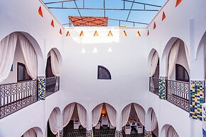 RIAD L'ECOLE