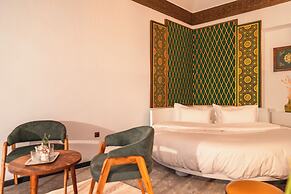 RIAD L'ECOLE
