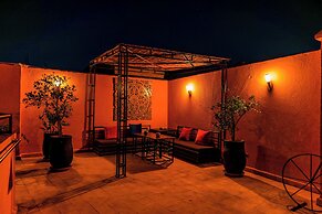 RIAD L'ECOLE