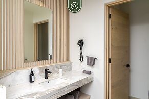 Tower 605 by Naya Homes