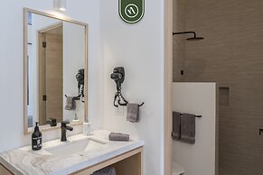 Tower 605 by Naya Homes