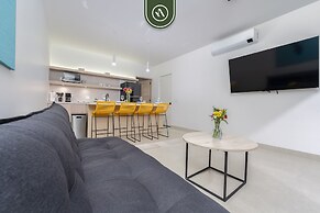 Tower 605 by Naya Homes