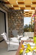 Modern and Luxurious Apartment in a Prime Resort
