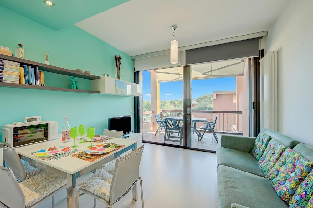 Green Tiffany Apartment