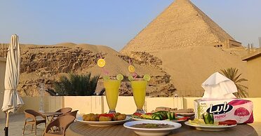 Crystal pyramids inn