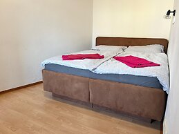 EasyStay 3BR shared Apt. Near Meidling