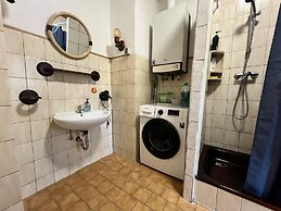 EasyStay 3BR shared Apt. Near Meidling