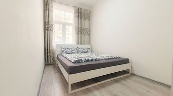 Quick Access to Vienna Center - Simple Private Rooms with WIFI