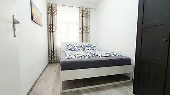 Quick Access to Vienna Center - Simple Private Rooms with WIFI