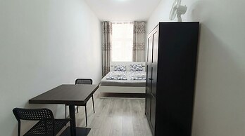 Quick Access to Vienna Center - Simple Private Rooms with WIFI