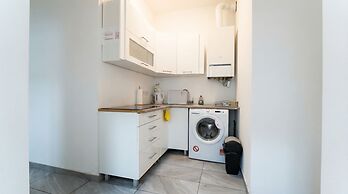Quick Access to Vienna Center - Simple Private Rooms with WIFI