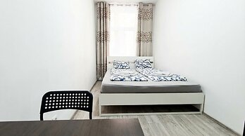 Quick Access to Vienna Center - Simple Private Rooms with WIFI