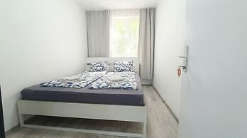 Quick Access to Vienna Center - Simple Private Rooms with WIFI