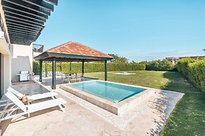 Modern Villa w Pool bbq at Green Village ABB