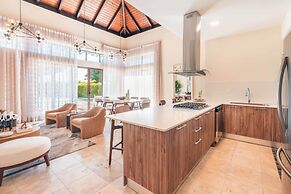 Modern Villa w Pool bbq at Green Village ABB