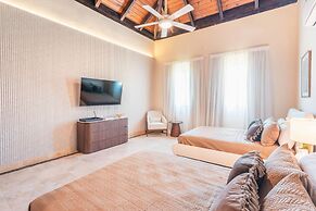 Modern Villa w Pool bbq at Green Village ABB