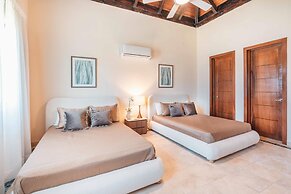 Modern Villa w Pool bbq at Green Village ABB