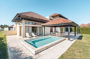 Modern Villa w Pool bbq at Green Village ABB