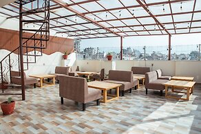 Kusum Airport Hotel