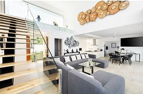 Luxury 5 Bedroom Modern Villa - KBR17