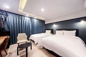 ONNA HOTEL