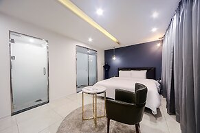 ONNA HOTEL