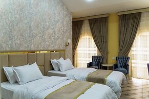 AYNIY HOTEL