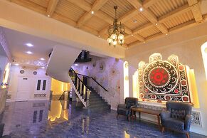 AYNIY HOTEL