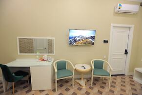 AYNIY HOTEL