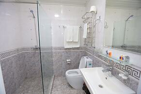 AYNIY HOTEL