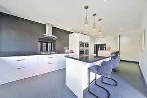 8 Newmarket Road
