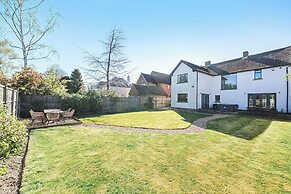 8 Newmarket Road