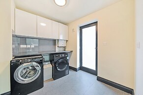 8 Newmarket Road