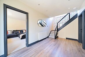 8 Newmarket Road