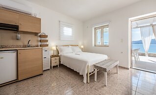 Anemi Suites