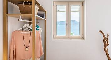 Anemi Suites