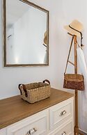 Anemi Suites