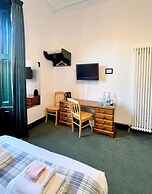 4 Friends House
