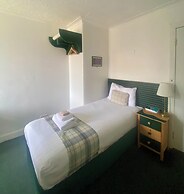 4 Friends House