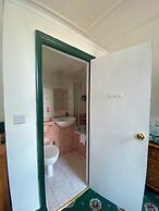 4 Friends House