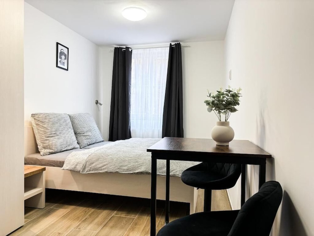 Apartmany a Hostel Plzen Rolnicke namesti