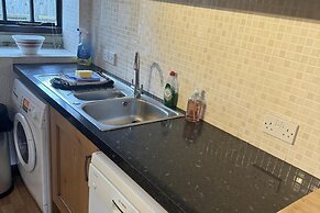 Stunning Cottage - 3 Bedrooms & 3 Bathrooms