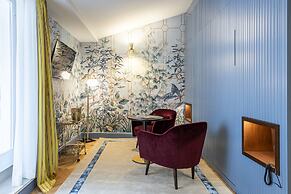 Glimpse Hotel