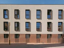 BLAU Student Housing & Language Academy