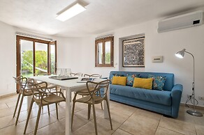 Sardinia Re - Fioretta Home Garden Side
